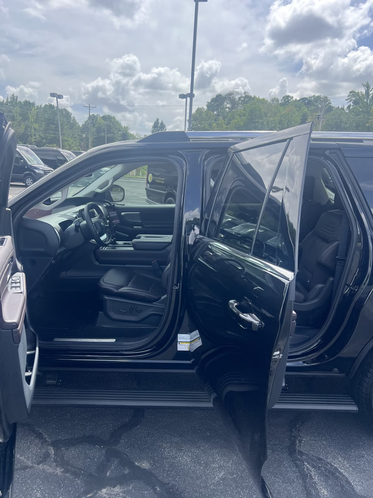 Unit 11 Ford Expedition Max view 7