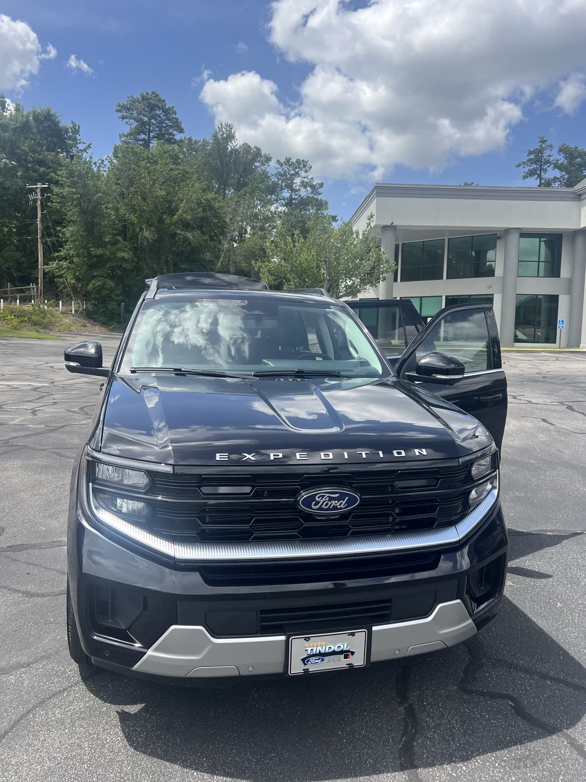 Unit 11 Ford Expedition Max view 10